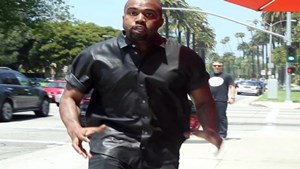 Kanye-West-head-bump