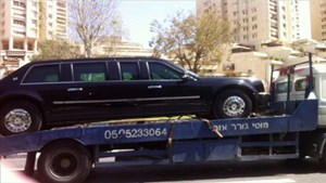 OBAMA_LIMO_TOWED