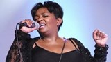 anita-baker-mic