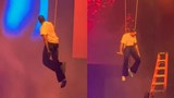 chris_brown_stuck_hanging_air_concert